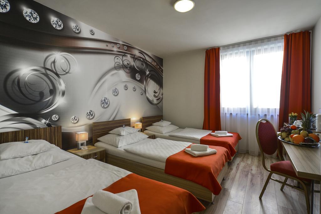 Hotel Sunshine Budapeste Exterior foto